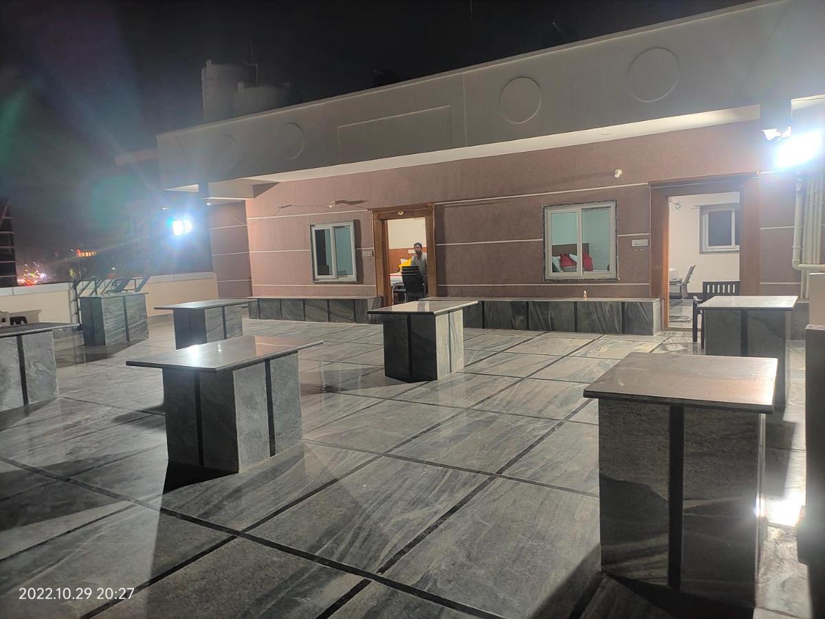 Hotel New Maruthi Inn, Lb Nagar Hyderabad Exterior foto