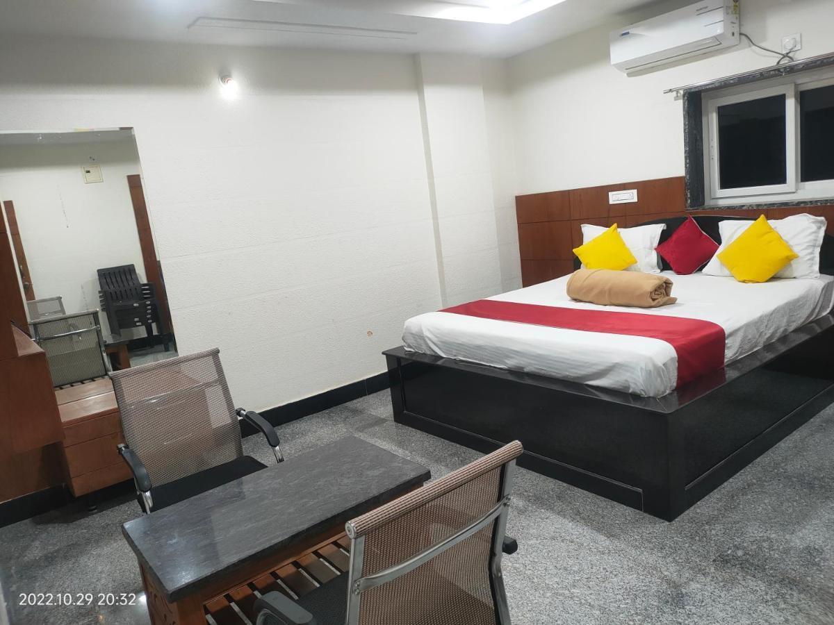 Hotel New Maruthi Inn, Lb Nagar Hyderabad Exterior foto