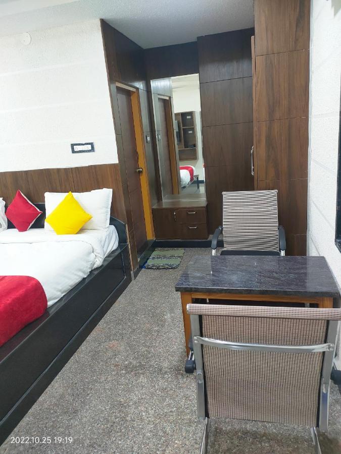 Hotel New Maruthi Inn, Lb Nagar Hyderabad Exterior foto