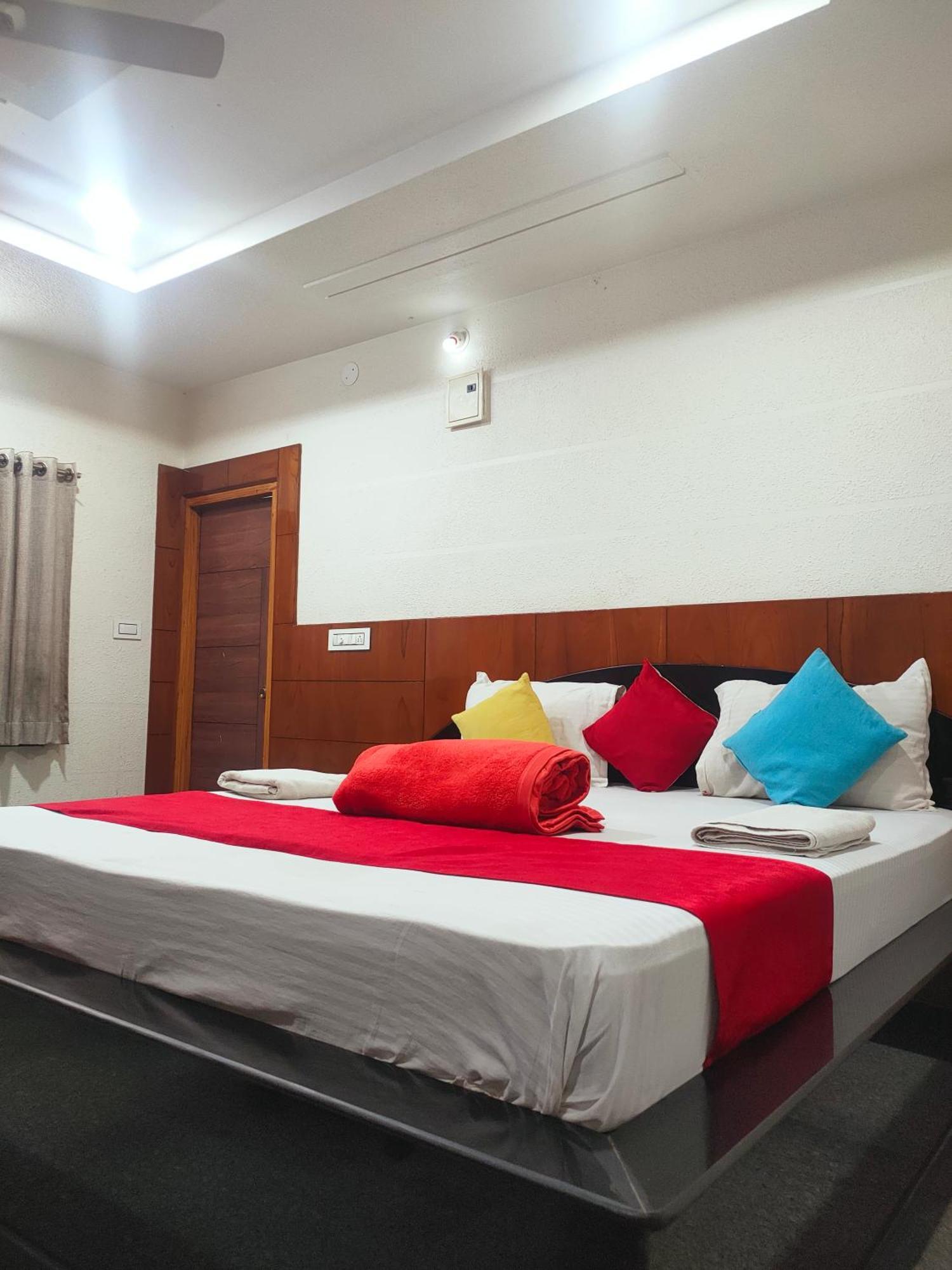 Hotel New Maruthi Inn, Lb Nagar Hyderabad Exterior foto